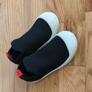 Toddler Boys Cat & Jack Slip ONS, size 9